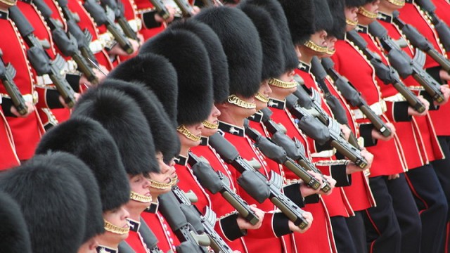 800px-Soldiers_Trooping_the_Colour,_16th_June_2007