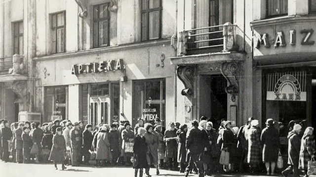 Latvian Bread line